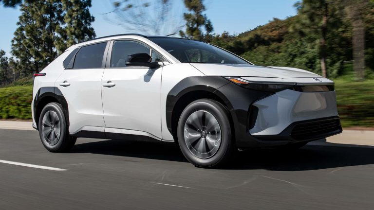2025 Toyota BZ4X享受巨额折扣和0%年利率