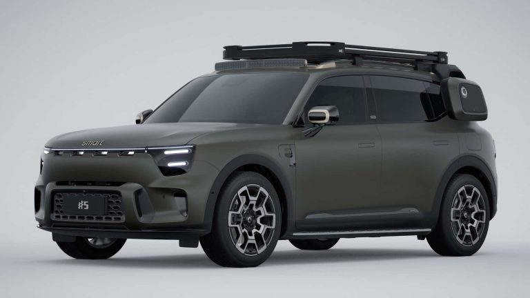 智慧汽车推出全新中型电动跨界SUV