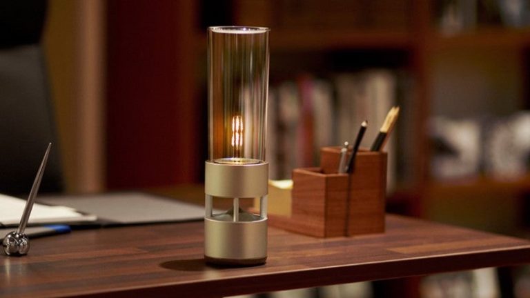 Sony展示了与Swoon Editions家具一同展示的Life Space UX套装