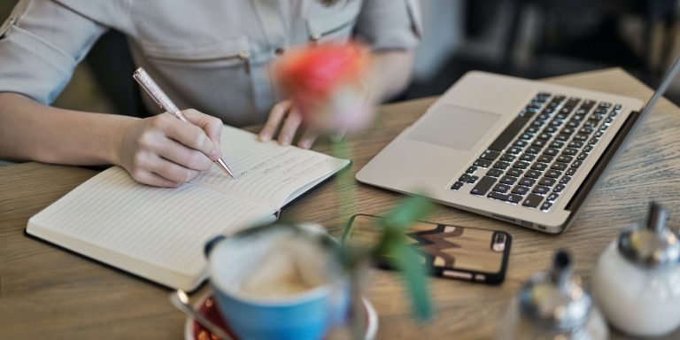 7个负责任的方式来使用AI作为内容撰写或编辑工具